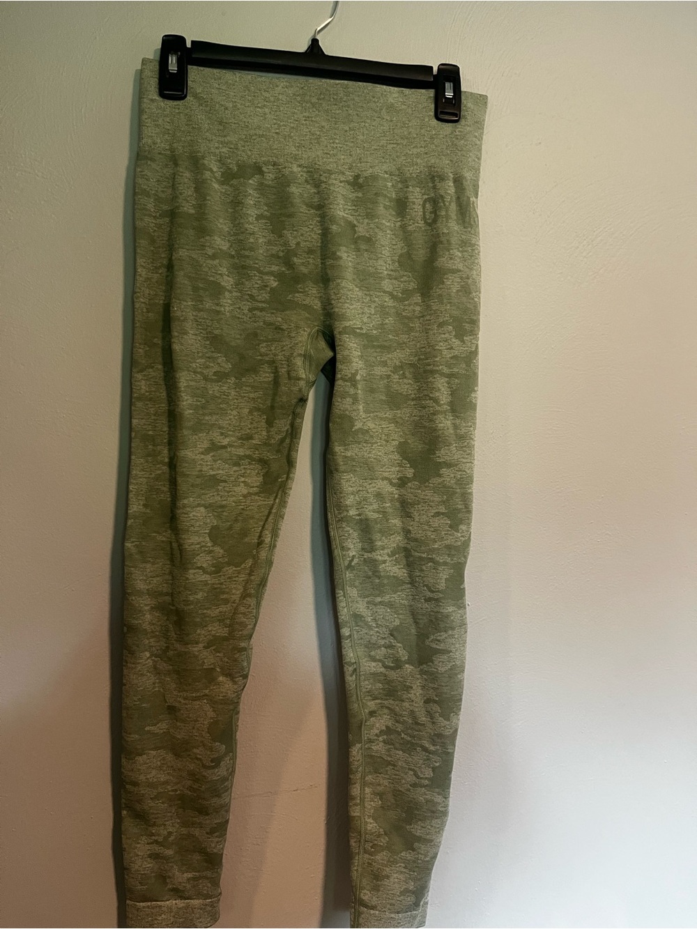 Gymshark  Olive Camo Seamless Leggings - Moss Green - Picture 3 of 5